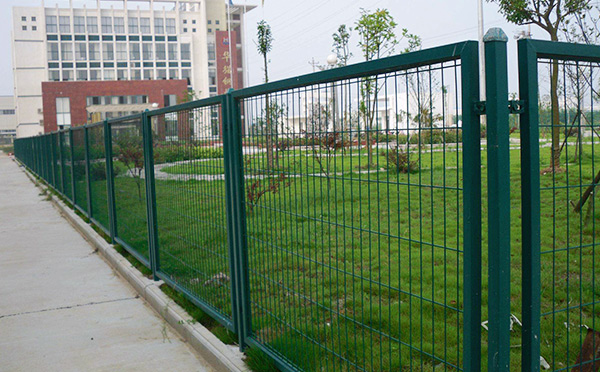 邊框護(hù)欄網(wǎng) 邊框護(hù)欄網(wǎng)